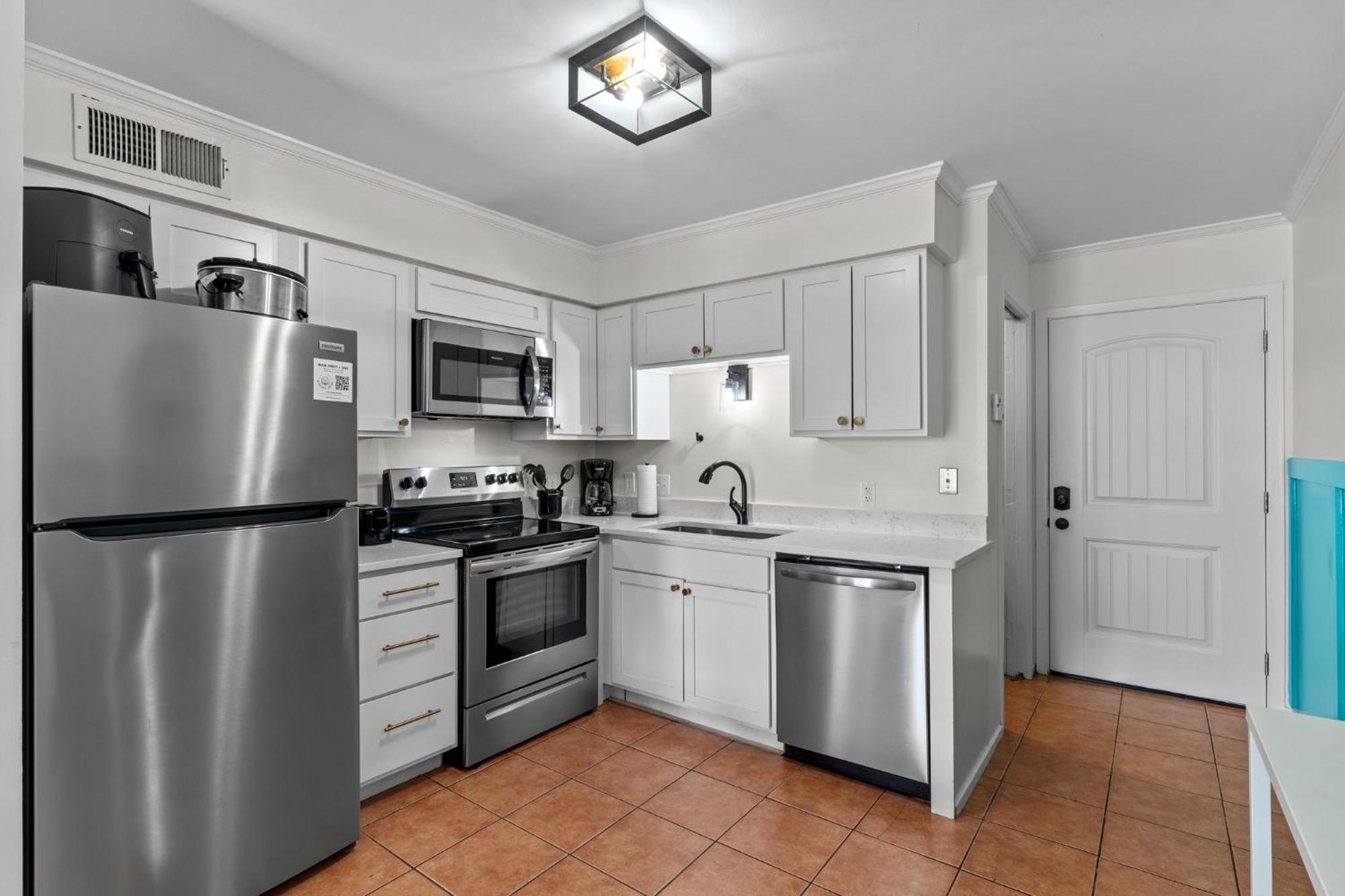 Hang Ten Hideaway, Pool, Condo, Parking - 6 Person Max Occupancy Каролина-бич Экстерьер фото